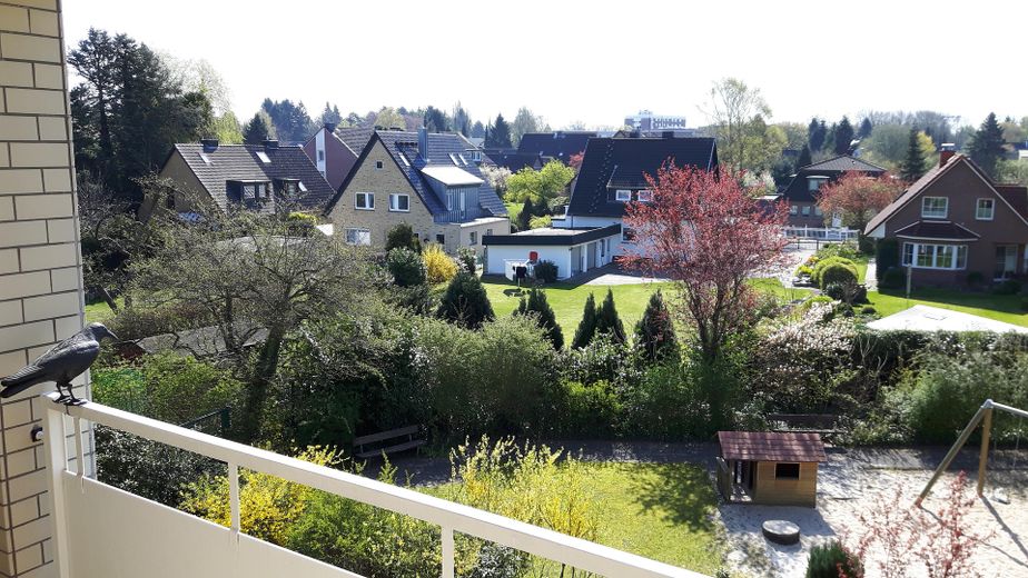 Charmante 4 - Zi.-Whg., vermietet, lukrative Kapitalanlage, provisionsfrei – Blick vom Balkon