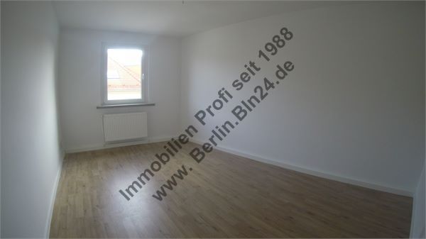 Mietwohnung - 2 Bäder -- 3 Zimmer Dachgeschoß Bezug nach Vollsanierung – G0015142
