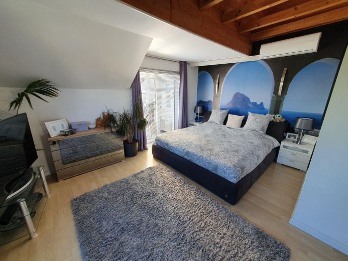 Schlafzimmer mit Süsbalkon