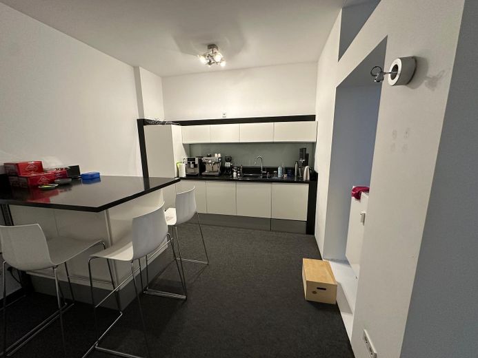 Wohnen & Arbeiten am Lousberg – 205 m² im Baudenkmal, 2 Stellplätze – Küche