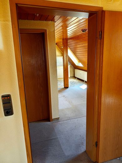 Mieszkanie 1-pokojowe na poddaszu z 2 miejscami parkingowymi i garażem w Freudenstadt przy rynku – Photo 3