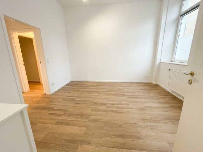 Stadtgarten के पास नई फिटेड किचन सहित शानदार 3-कमरों वाला अपार्टमेंट – Schlafzimmer 1
