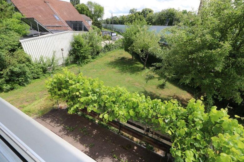 Einfamilienhaus mit 727 Grund, 5 Zi,EBK - sofort bezugsfrei – Garten von Oben