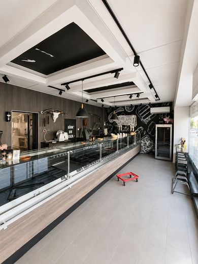 Gewerbeeinheit mit Ausstattung ideal für Metzgerei, Bäckerei oder Imbiss – Verkaufsraum