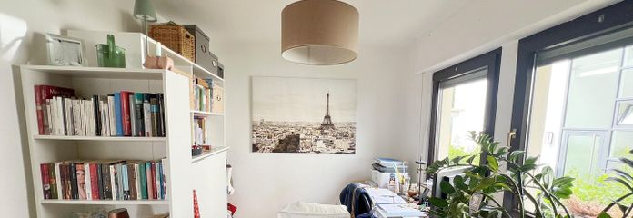 Büroecke im Wohnzimmer