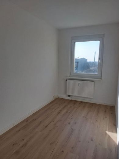 Sehr schöne neu sanierte 3-R-Wohnung. ca.58,20 m² im EG zu vermieten. – Kinderzimmer