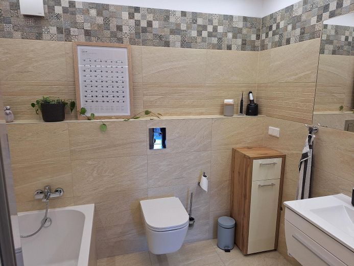 wunderschöne sonnige Wohnung mit Balkon im begehrten Stadtteil Voxtrup in Osnabrück – Badezimmer 1