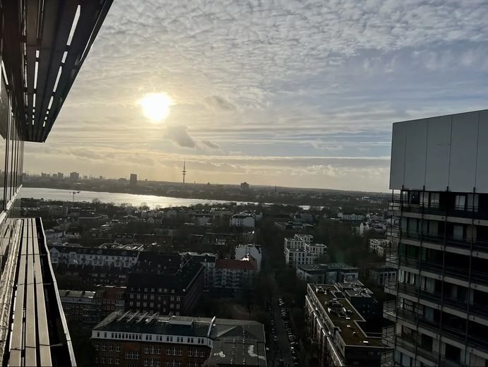 Меблированный офис с видом на Альстер | Mundsburg Center – Ausblick