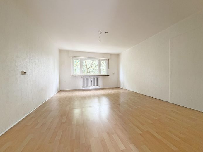 ¡Su proyecto de renovación en Friesenheim: 3 habitaciones con balcón en una ubicación tranquila! – Kinderzimmer/Büro