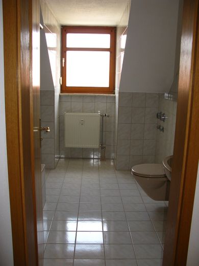 Badezimmer mit Fenster