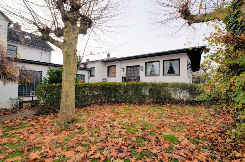 ** PREISREDUZIERUNG ** Wohn- und Geschäftshaus mit Gaststätte, Wohnung und Garagen in zentraler Lage – Wohn- und Geschäftshaus - Dassel - Heise Immobilien
