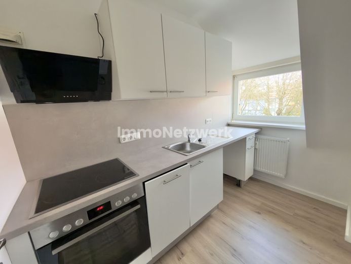 Vollrenovierte 3 Zimmer Wohnung im Greitweg, modernisiertes Bad mit Wanne zum 1.2.26 – Küche