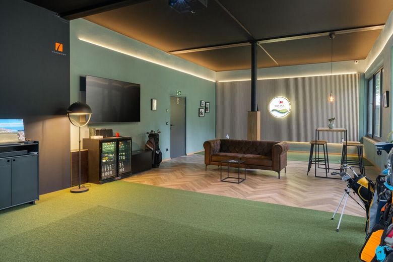 Attraktives Wohn- und Geschäftshaus in Wasserburg – Golfsimulator