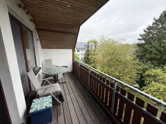 1-Zimmer Apartment mit Balkon, Küche und Stellplatz – Geräumiger Balkon