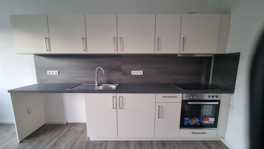 Helle 63m²-EG-Wohnung, frisch renoviert,  mit 3 Zimmern und neuer EBK – neue Einbauküche