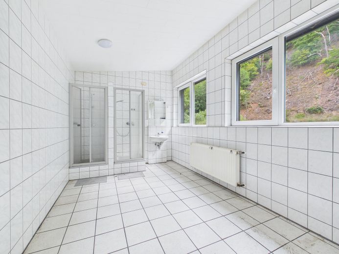 Ihre Gewerbliche Lagerfläche mit Büro – Dusche & Umkleide