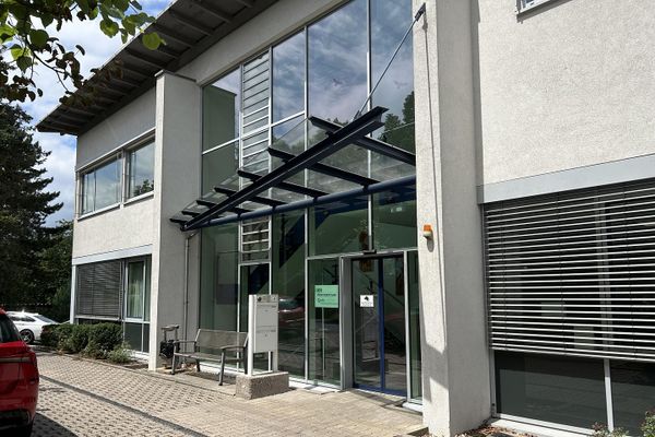 Amplios espacios para uso como consultorio o empresa de oficinas