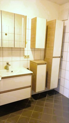 Hochwertiges Bad im OG