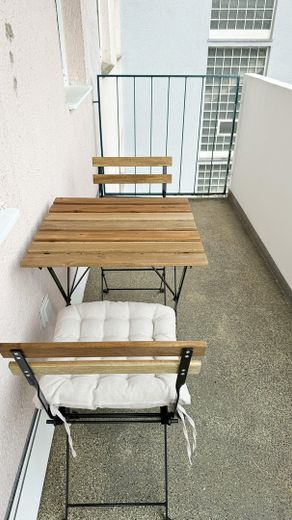 Sanierte und möblierte 2-ZKB Eigentumswohnung – Balkon