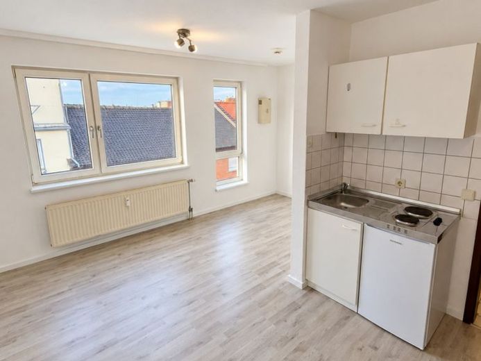 Piękny umeblowany apartament jednopokojowy, 6. piętro, 22 m², do wynajęcia w Ludwigshafen – Zdjęcie 1