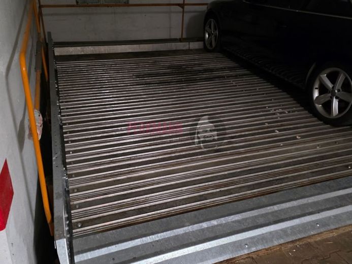 Duplex Stellplatz oben, in kleiner Tiefgarage. Frisch instandgesetzt / Aidenbachstrasse – Foto 1