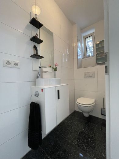 Charmantes Reihenmittelhaus mit Wintergarten, Terrasse &amp; moderner Technik in Mannheim-Herzogenried – WC_EG
