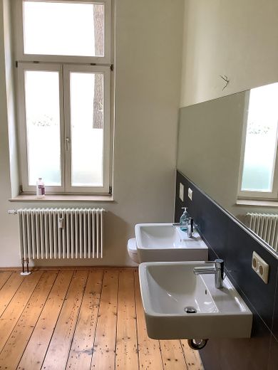Wunderschöne großräumige 4 Raum Wohnung + Kamin & direkter Zugang zum Garten direkt am Schloßpark – Foto 7