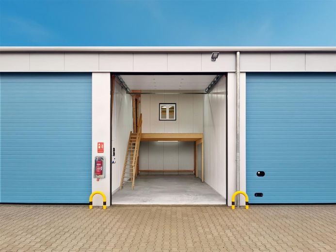 Magazzino capannone commerciale garage deposito a Reinfeld vicino a Lubecca, autostrada A1 – Lager Typ E mit Büroausbau