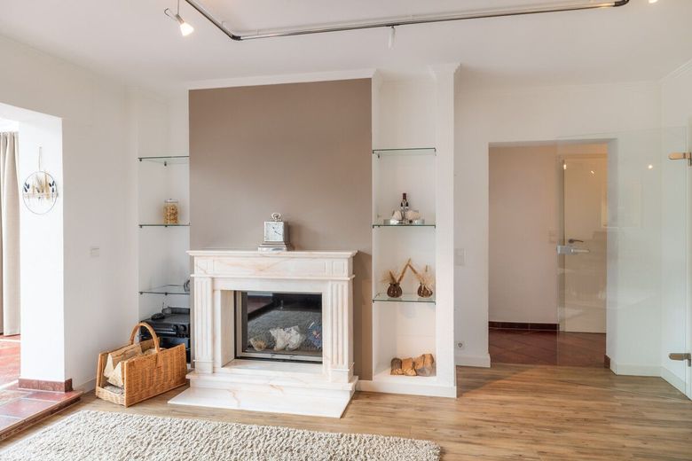 Modern wohnen mit viel Raum und Licht - Wintergarten - Gartentraum - TOP Lage von Fernthal – Kamin