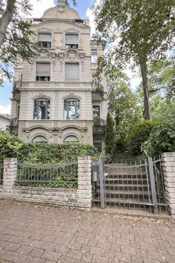 Home in the City, grüne Altbau-Oase in Wiesbaden! Kulturdenkmal-Villa, helle 2 Zi, 2 Balkone, 80 m² – Hausansicht