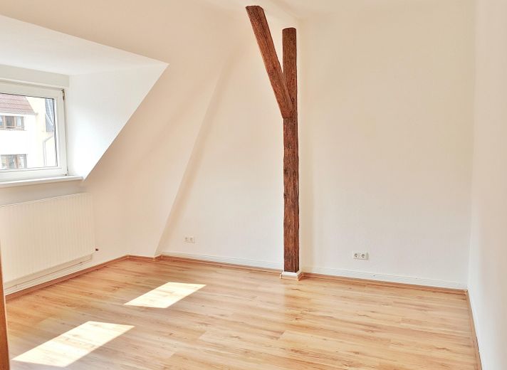Maisonette mit Dachterrasse in centrumsnaher Anliegerstrasse – Zimmer III