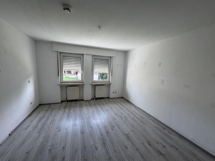 È richiesto il WBS!!! Occupazione minima 3 persone. Appartamento di 3 locali adatto alle famiglie con terrazza, accessibile senza barriere – Schlafzimmer