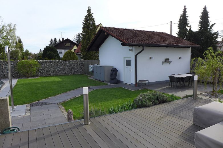 Beste Wohnlage und hochwertige Ausstattung, Garten Süd-West Ausrichtung mit Pool – Garten Ausrichtung Süden