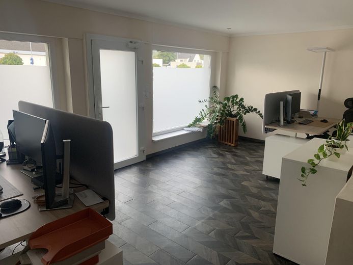 Edificio residencial y comercial en una ubicación céntrica de Lohmar – Büro im EG