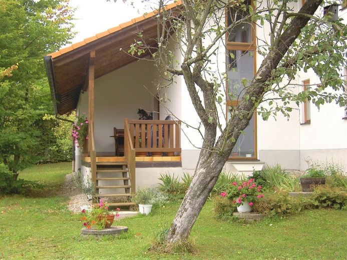 2-gezinswoning incl. 1700 m² grond in Engelsberg – Außenansicht Süd Freisitz