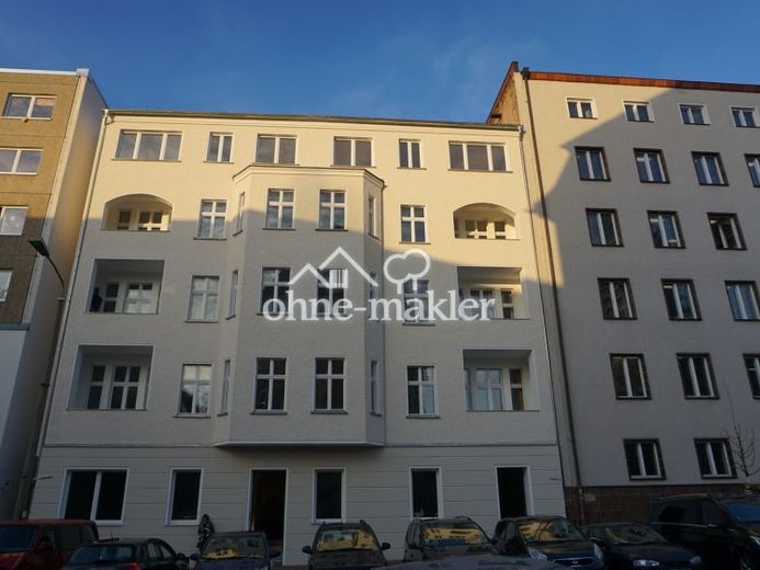 4-Zimmerwohnung mit Balkon im 1. OG in einem sanierten Altbau in Lichtenberg – Foto 1