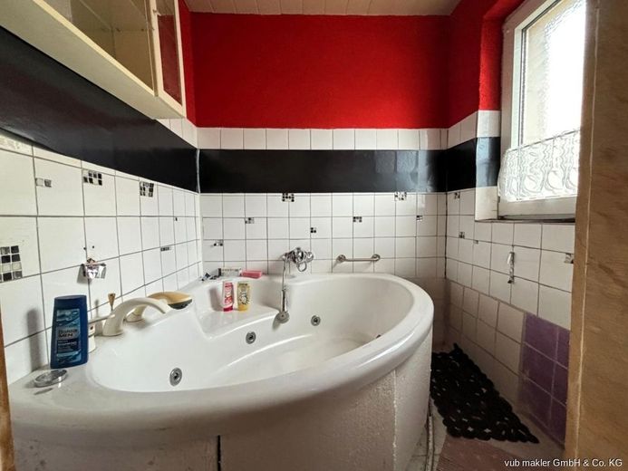 Projekt für Könner: Einfamilienhaus mit Nebengebäude in Selbitz – VUB0002342-10