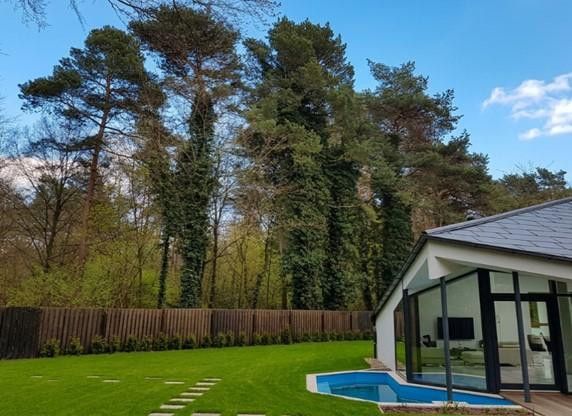 Renoviert & provisionsfrei: Lichtdurchflutete, moderne Villa auf Traumgrundstück – Ansicht Garten