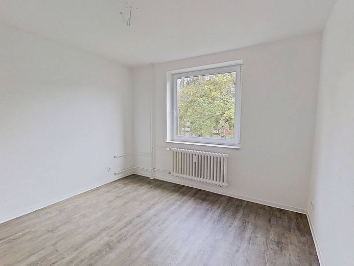 Große 3-Zi.-Whg. mit BALKON, EBK und viel Lichteinfall – Ansicht I: Schlafzimmer I