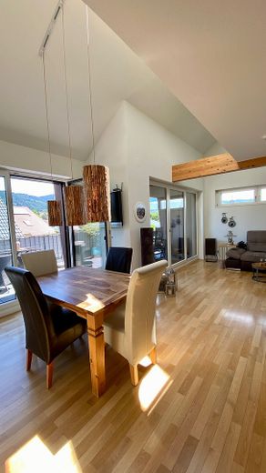 Bestens ausgestattete Maisonette-Wohnung (ca. 185 m², mit Einbauküche) in ruhiger Citylage von Bühl! – Essbereich / 2. OG