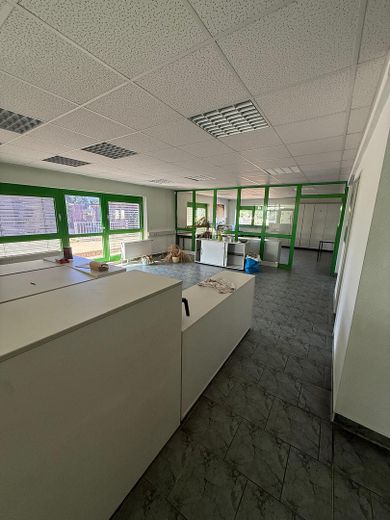 Oficina · Consulta · Autoescuela · Formación: dos plantas, divisibles desde 40 m² – Foto 8