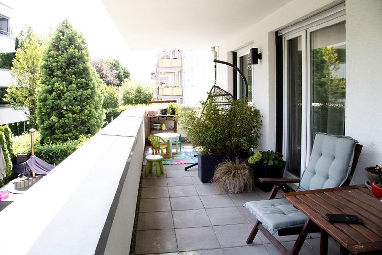 Moderno, senza barriere, esclusivo: fantastico appartamento di 4 locali a Pattonville – Balkon