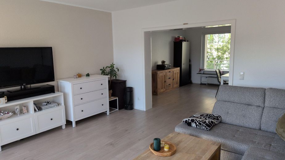 3,5 Raum-Whg. City, 2 Balkone, modernisiert, Bad: Wanne + Dusche + Fenster – Essen/Wohnen