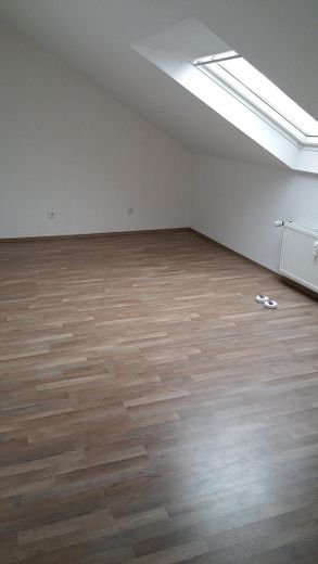 großzügiges Wohnzimmer