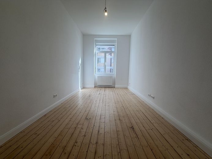 *First occupancy* Completely renovated 3-room period apartment on Bergerstraße with fitted kitchen and balcony – Zimmer 3