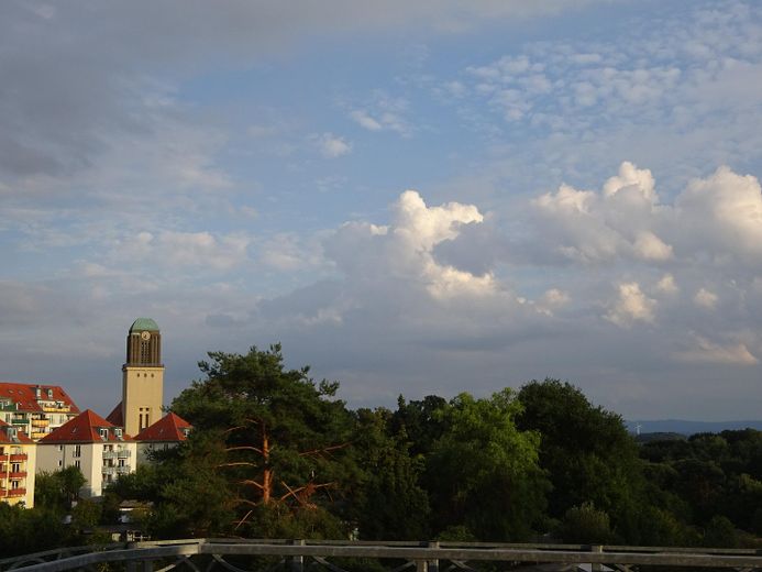 Exclusiv und stilvoll wohnen in Stadtvilla / hochwertige 4 - 5 Raum Terrassenwohnung – Blick von Terrasse