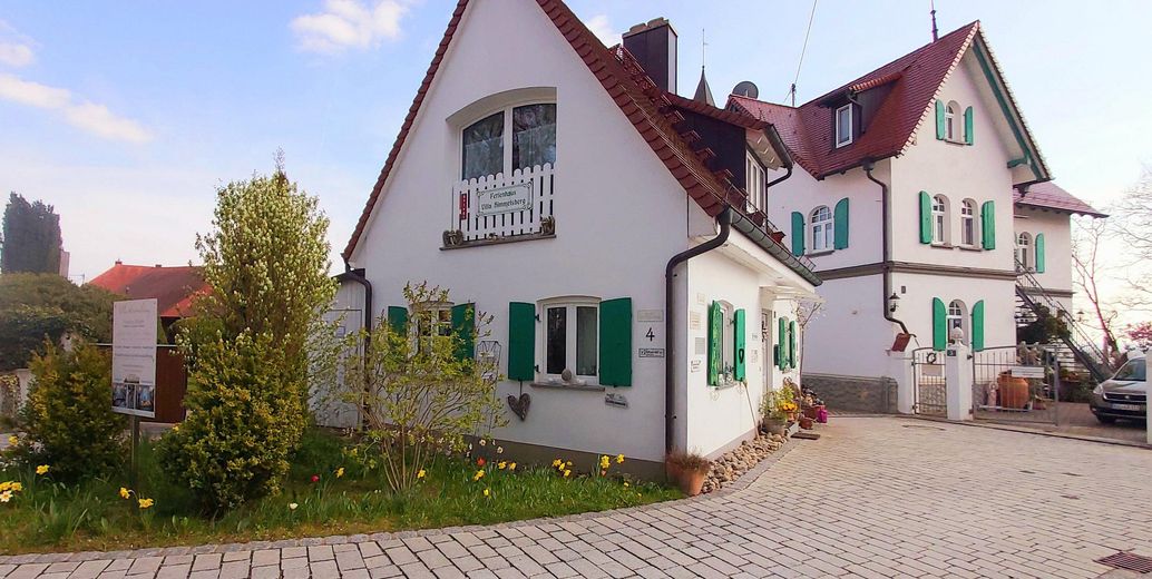 Willa w stylu secesyjnym z ogrodem i rozległym widokiem – Einfahrt zur Villa