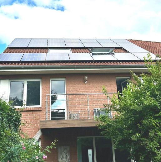 PV-Anlage mit Balkon