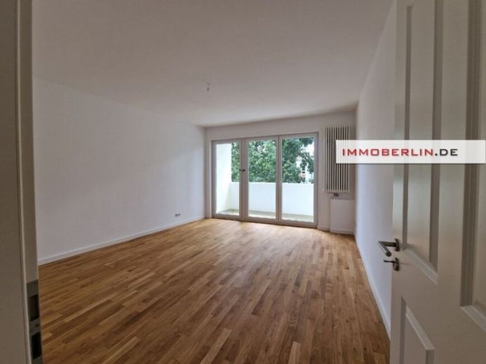 IMMOBERLIN.DE - Geschmackvoll modernisierte Wohnung mit ruhiger Südwestloggia – Foto 1