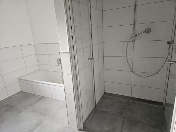 Tageslichtbad, Dusche, Wanne